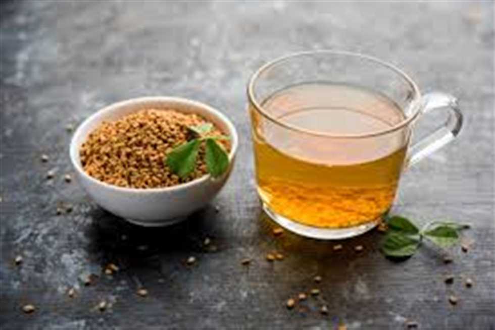 أضرار شرب الحلبة يوميًا: الآثار الجانبية والمحاذير الصحية