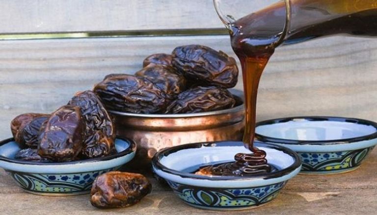 فوائد دبس التمر: كنز غذائي لصحة الجسم والطاقة