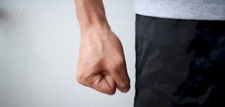 معنى الغضب: مفهومه وأسبابه وآثاره النفسية والاجتماعية
