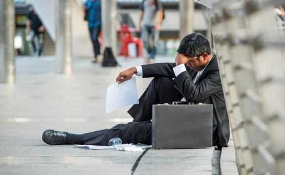 آثار البطالة على المجتمع: المشكلة الصامتة التي تُهدد الاستقرار