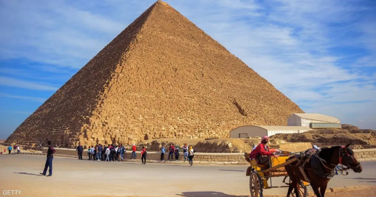 أكبر أهرامات مصر: أسرار الحضارة الفرعونية الخالدة
