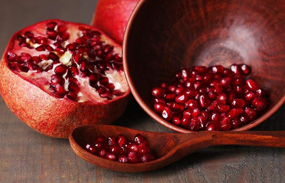 فوائد الرمان: الفاكهة السحرية للصحة والجمال