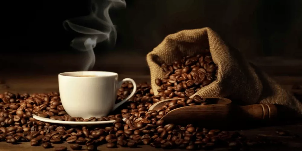 فوائد شرب القهوة: أكثر من مجرد طاقة في كوب