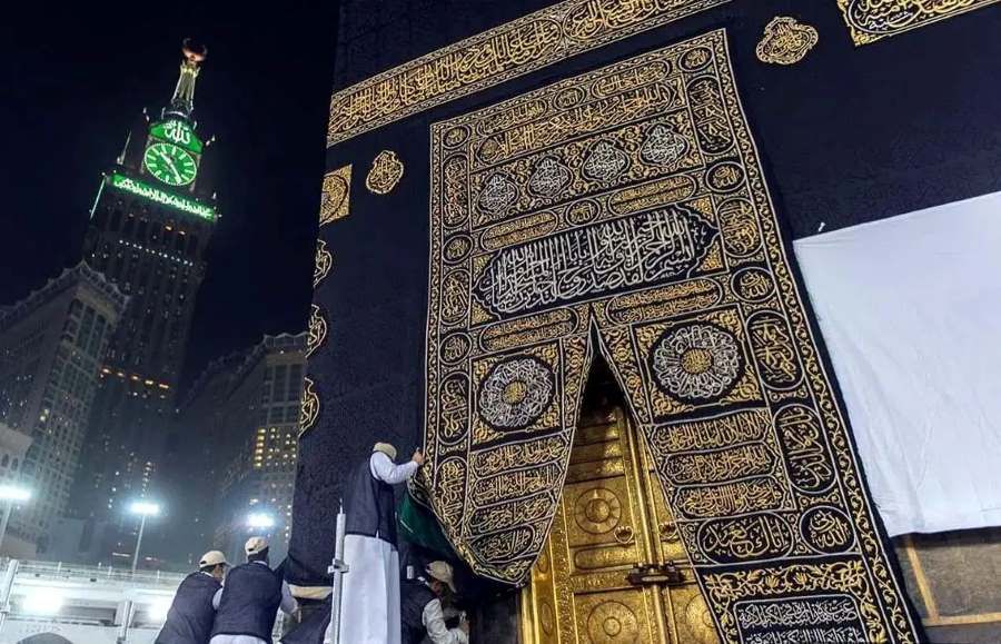 تفسير لمس الكعبة في المنام ودلالاته للعزباء والمتزوجة -ابراج نيوز