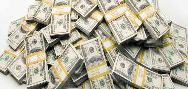 من الادخار إلى الاستثمار: كيف تبني أمانك المالي خطوة بخطوة؟