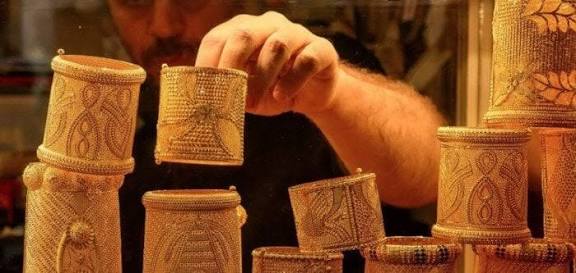 فقاعة الذهب: هل نحن على أعتاب تصحيح كبير؟