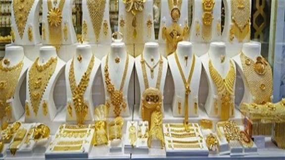 الذهب والسياسة النقدية: لعبة أسعار الفائدة وتأثيرها المباشر