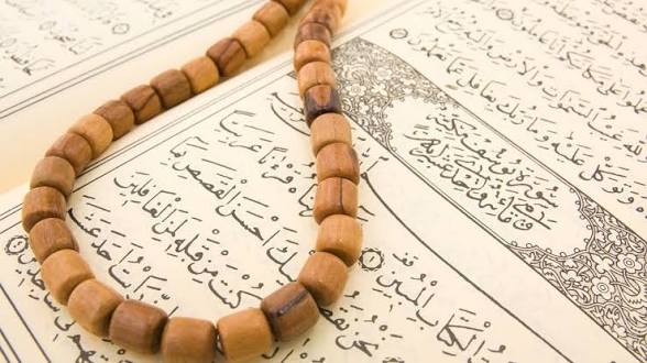 رؤية سورة يوسف في المنام: دلالات الصبر بعد الشدة وتحقيق الأمل