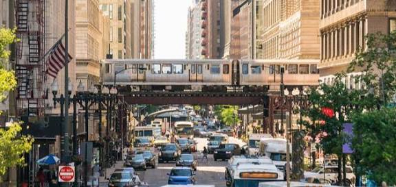 النقل بين المدن: مقارنة بين القطار والحافلة والطائرة