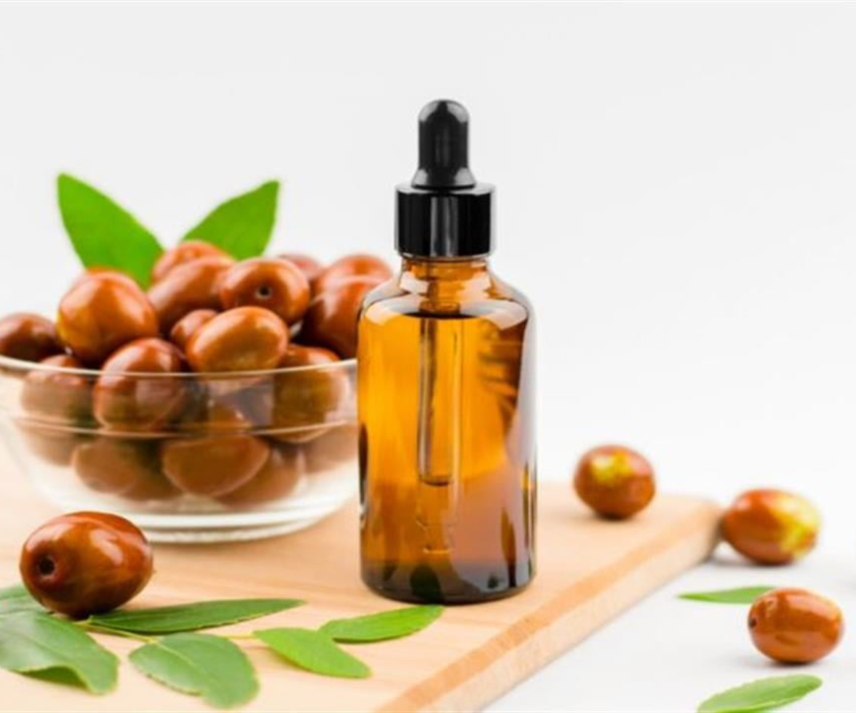 فوائد زيت الجوجوبا للشعر والبشرة