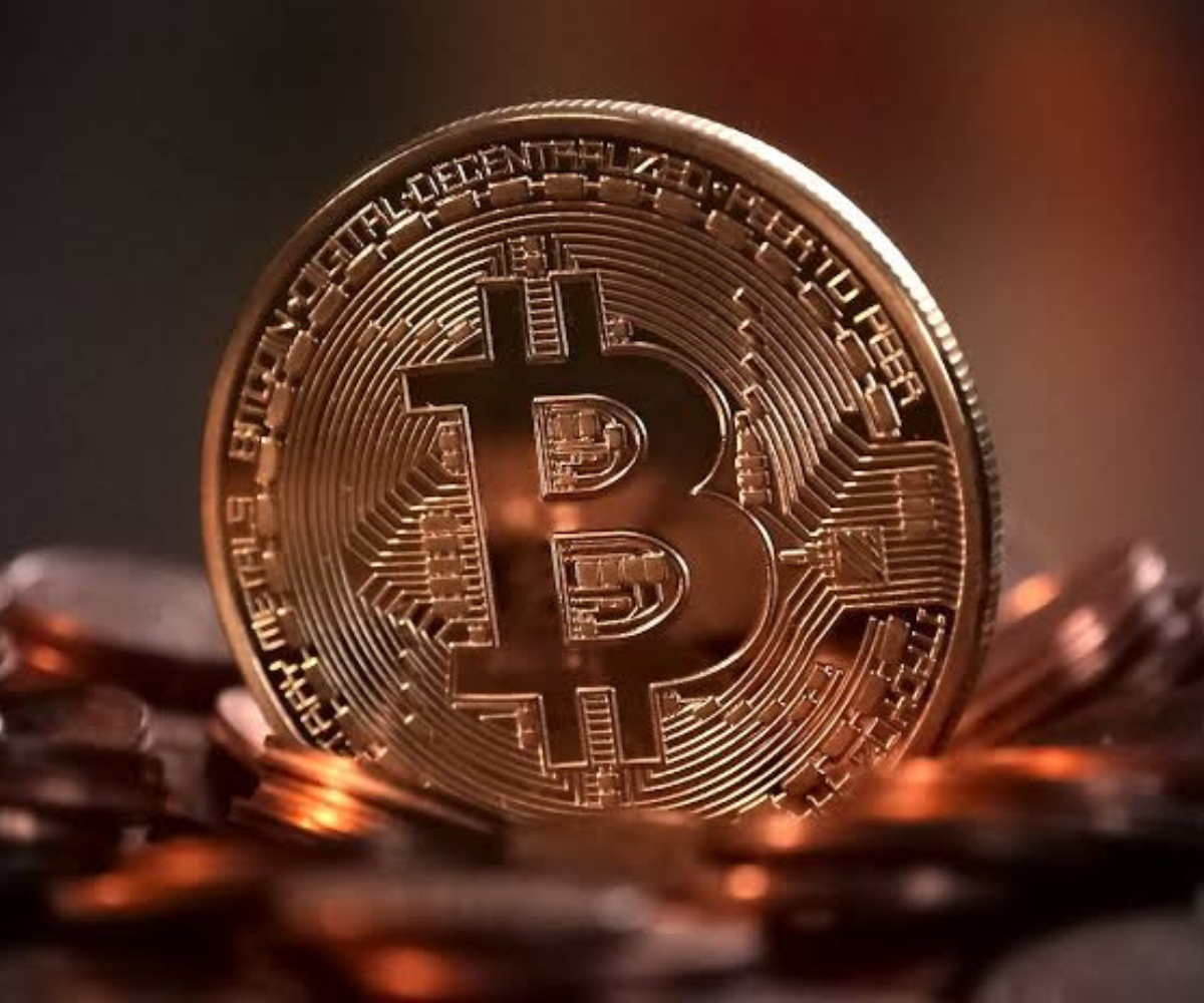 البيتكوين وأهم مميزاته وعيوبه