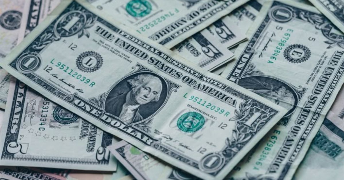 لماذا يهتم المصريون بسعر الدولار