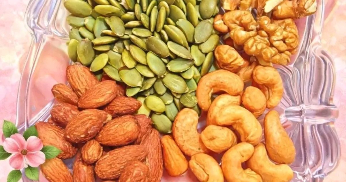 فوائد المكسرات للنساء مذهلة فهي تساهم فى تهيئة جسم الأنثى لاستقبال..عرض المزيد