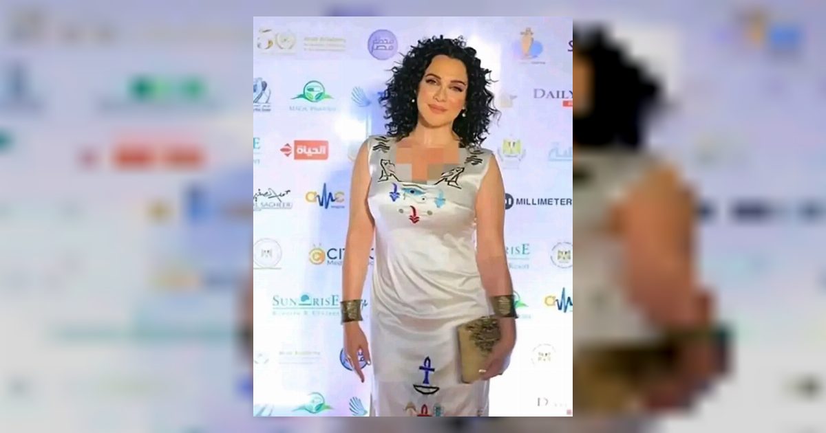 إلقاء القب.ض على الفنانة سلاف فواخرجي في مطار دمشق الدولي بس...عرض المزيد